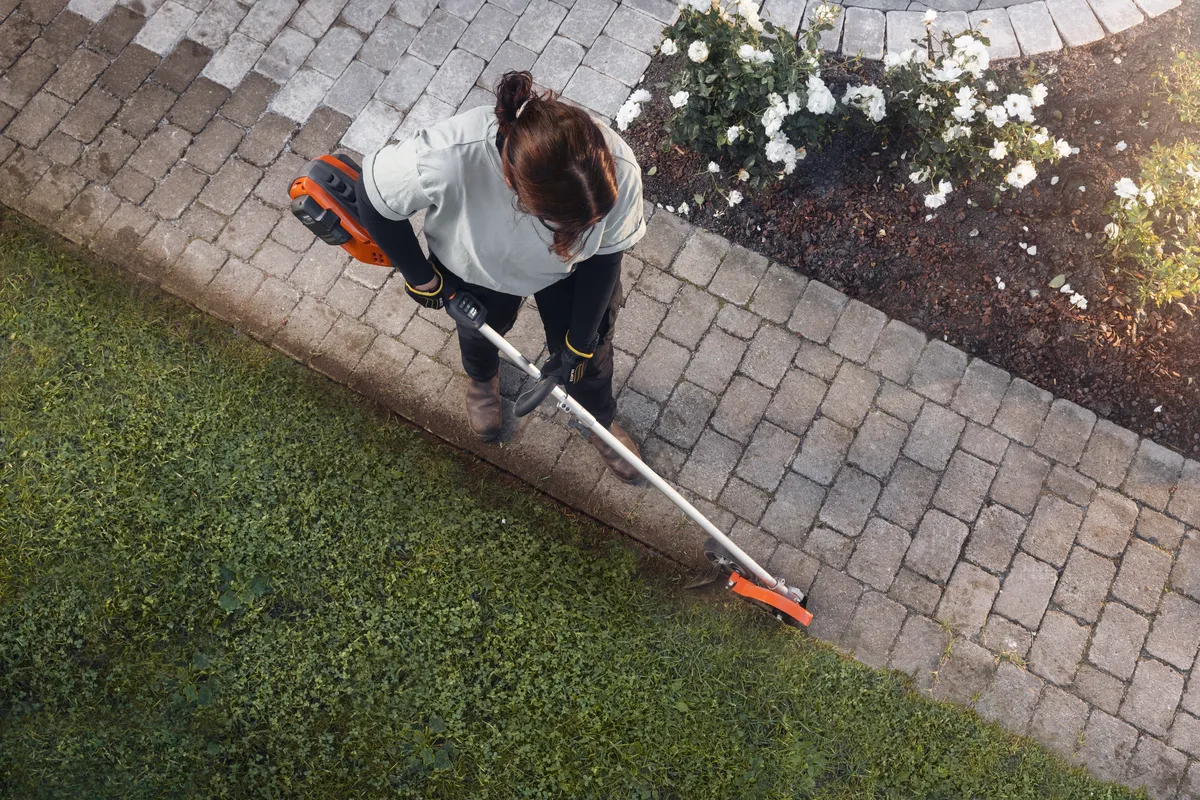 HUSQVARNA 525iLK, dzinēja daļa - skats 2